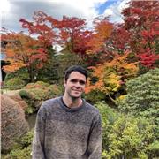 Neolaureato magistrale con esperienza e certificazione (IELTS C1) di inglese